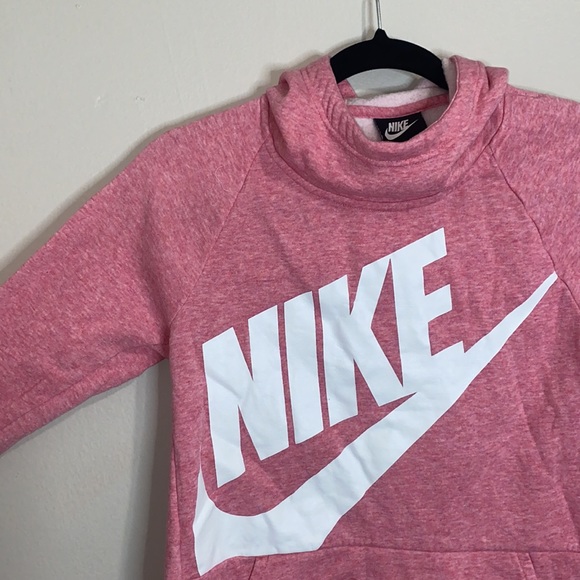 Nike Tops - 🪼Nike Pink hoodie!